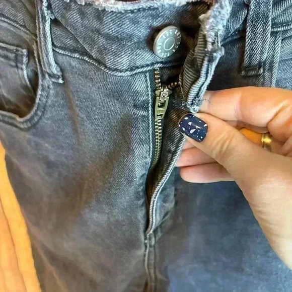 BDG Urban Outfitters Kick Flare High-Rise Crop Raw Hem Washed Out Black Size 29 - Picture 6 of 6